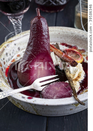Poarched Pear in Bowl 39586346