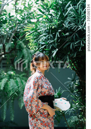 Lifestyle series: Asian woman in yukata Lifestyle series: Asian woman in yukata 39586534