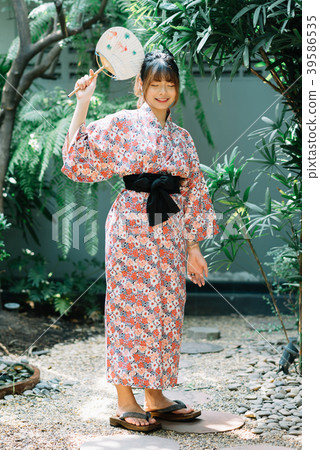 Lifestyle series: Asian woman in yukata Lifestyle series: Asian woman in yukata 39586535