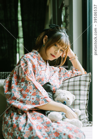 Lifestyle series: Asian woman in yukata Lifestyle series: Asian woman in yukata 39586537