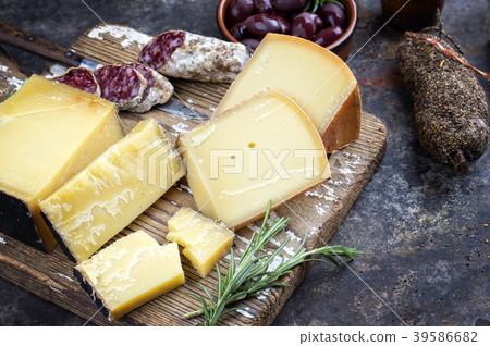 Traditional French cold cuts with Cheese and Salam 39586682