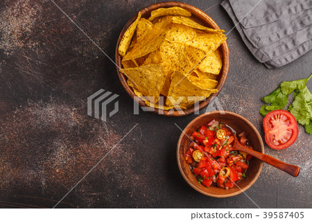 Mexican food concept. Nachos - yellow corn totopos 39587405