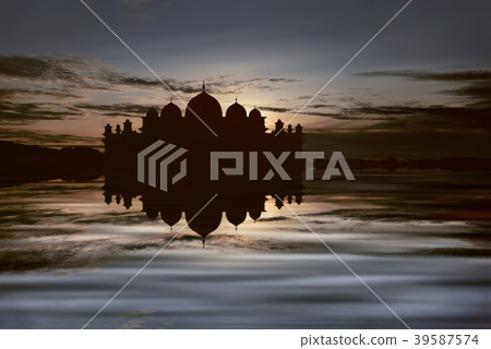 Silhouettes of big mosque with reflection Silhouettes of big mosque with reflection 39587574