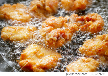 雞母乳喂養 39587693