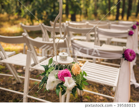 Floral elegant elements of wedding decorations 39588015