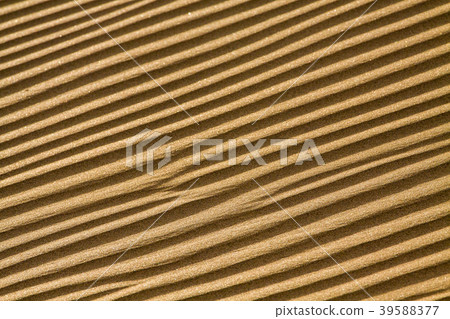 Background of sand ripples with cleary shapes. 39588377
