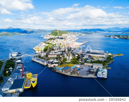 Alesund aerial panoramic view 39589842