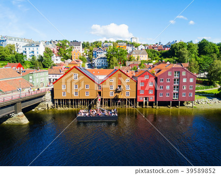 Colorful old houses, Trondheim Colorful old houses, Trondheim 39589852