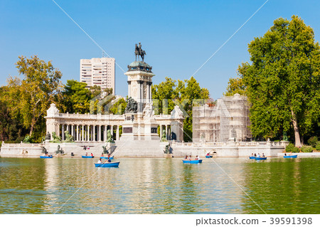 The Buen Retiro Park in Madrid, Spain The Buen Retiro Park in Madrid, Spain 39591398