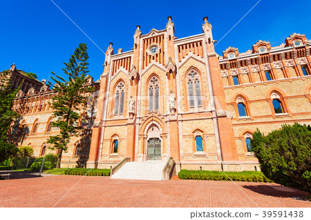 Comillas Pontifical University, Spain 39591438