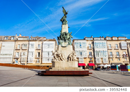 Virgen Blanca Square in Vitoria-Gasteiz 39592448