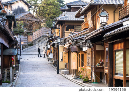《Kyoto Prefecture》Ninenzaka/early morning 39594166