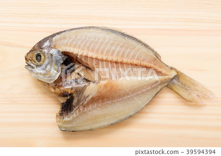 Dried fish 39594394