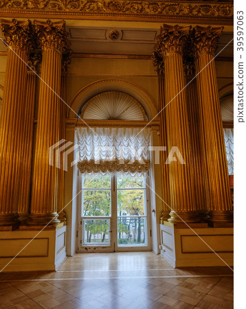 Interior of Hermitage Museum in St. Petersburg 39597063