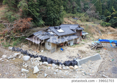 在大雨之後的九州北部災害發生8個月後的朝倉市_栃木縣石灣區（2018年3月） 39602703