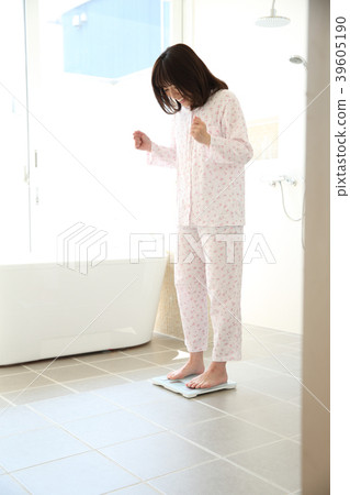 一個規模的女人 一個規模的女人 39605190