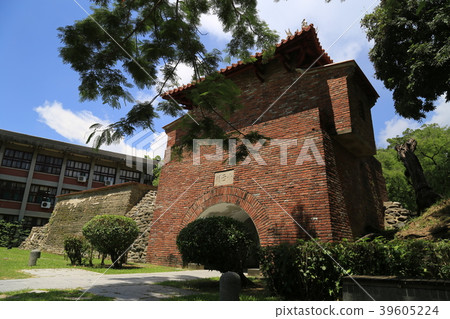 Tainan Tourist Attraction / Success University (Koxi Gate) 39605224