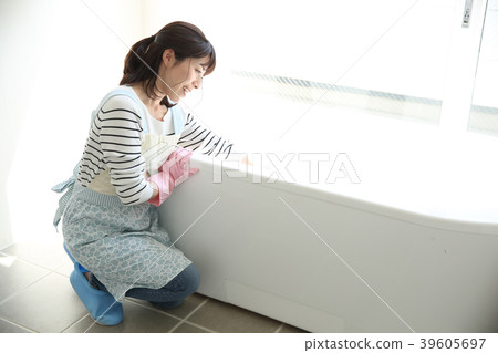 洗澡的婦女 洗澡的婦女 39605697