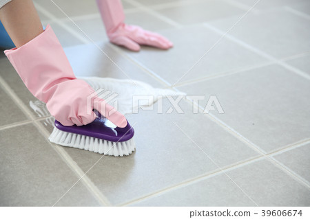 刷地板的女人 刷地板的女人 39606674