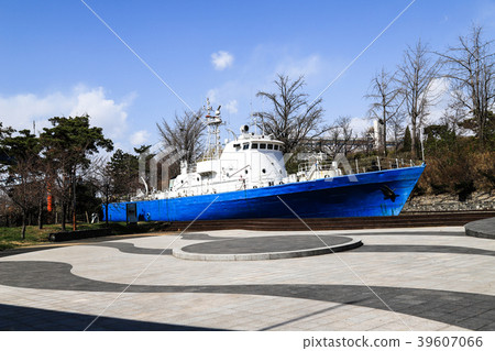 The patrol boats moored in the park, the exhibited coast patrol boats, boats displayed in the park, 39607066