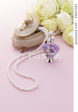 Women's Accessories 39607085