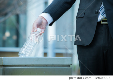 Garbage dumping Garbage dumping 39609092