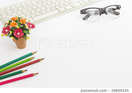 Color pencil and keyboard and flower pot 39609105