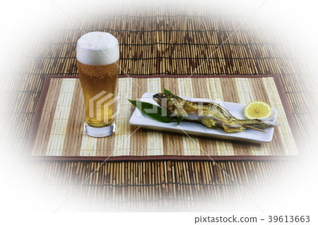 烤啤酒和三文魚鹽 烤啤酒和三文魚鹽 39613663