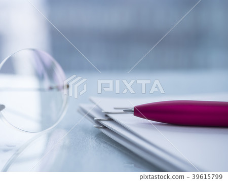 Business image · document · glasses · women 39615799