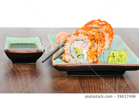 California maki sushi with masago and ginger 39617496