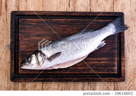 Raw Seabass 39618603