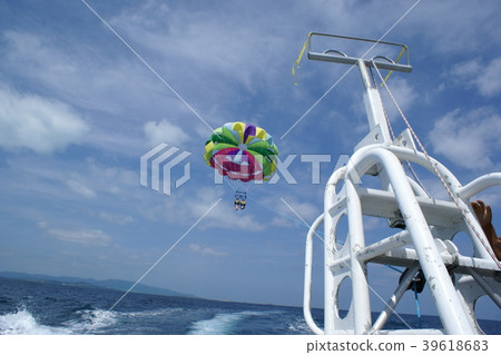 Parasailing Parasailing 39618683