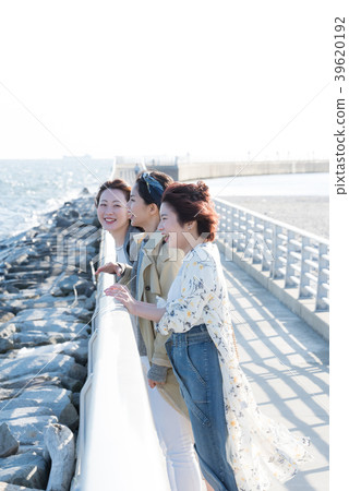 海女孩旅行3人 39620192