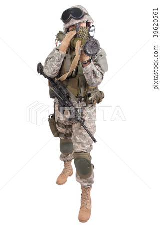 US soldier with anti-tank rocket launcher 39620561