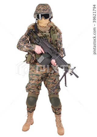 US MARINES with M249 machine gun 39621794
