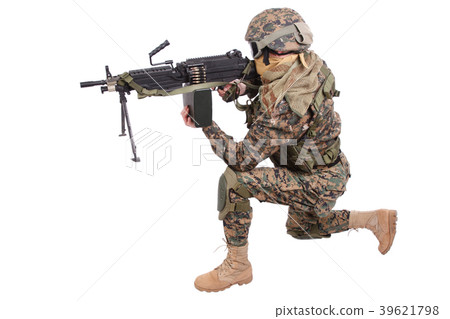 US MARINES with M249 machine gun 39621798