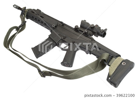 Modern assault rifle isolated Modern assault rifle isolated 39622100