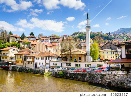 Sarajevo cityscape 39623317
