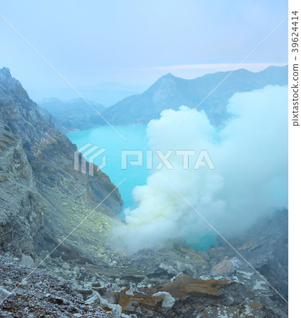 Kawah Ijen crater. Java, Indonesia Kawah Ijen crater. Java, Indonesia 39624414