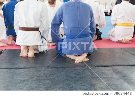 People in kimono and hakama on martial arts People in kimono and hakama on martial arts 39624448