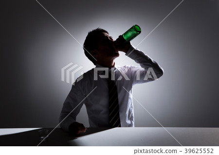 商人,男人,韓國人 商人,男人,韓國人 39625552