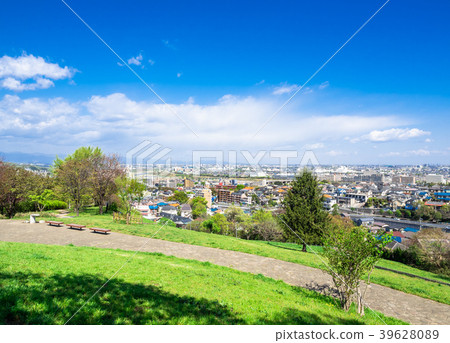Fresh green hills and residential areas 39628089