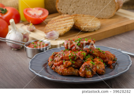 Spicy chicken wings Spicy chicken wings 39628282