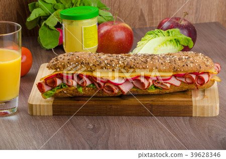 Wholemeal baguette with smoked rump Wholemeal baguette with smoked rump 39628346