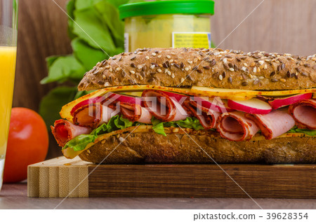 Wholemeal baguette with smoked rump Wholemeal baguette with smoked rump 39628354