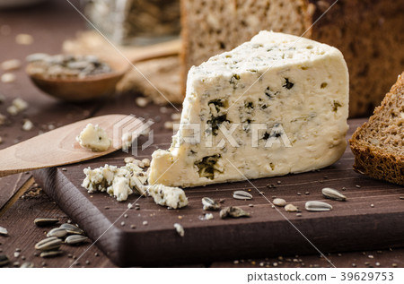 Blue cheese delicious cheese Blue cheese delicious cheese 39629753