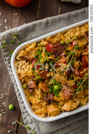 Cajun chicken with rice 39630065