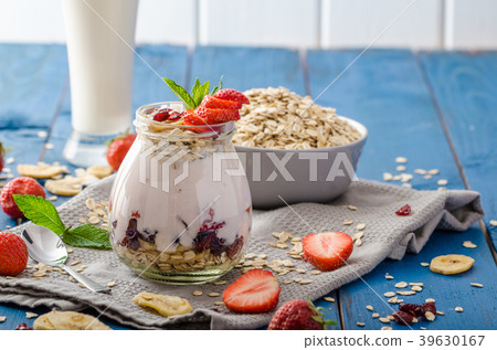 Domestic strawberry yogurt Domestic strawberry yogurt 39630167