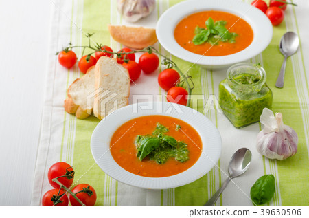 Tomato soup with gremolata Tomato soup with gremolata 39630506