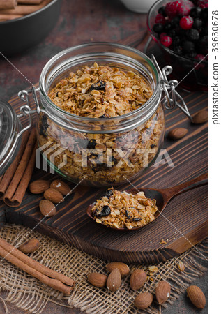 Baked granola with berries 39630678
